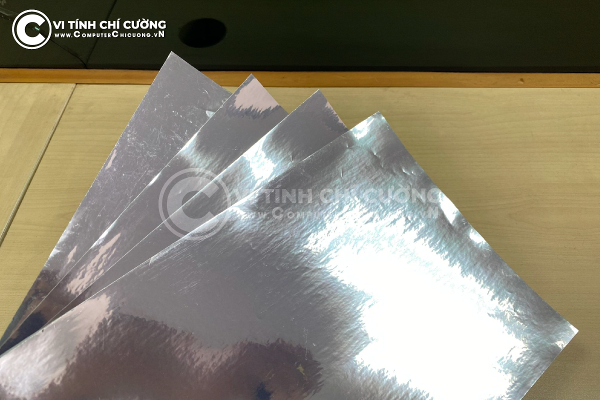 Decal PP Bạc Bóng 50μm (Decal Xi Bạc) Có Lớp Phủ In – Đế Glassine tại Computer Chí Cường