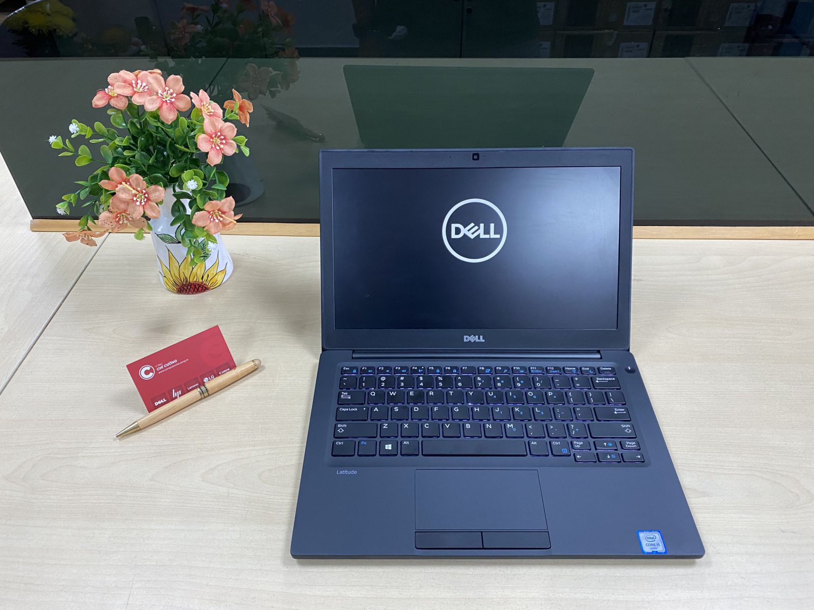 Bàn phím trên laptop Dell 7280 có độ đàn hồi tốt