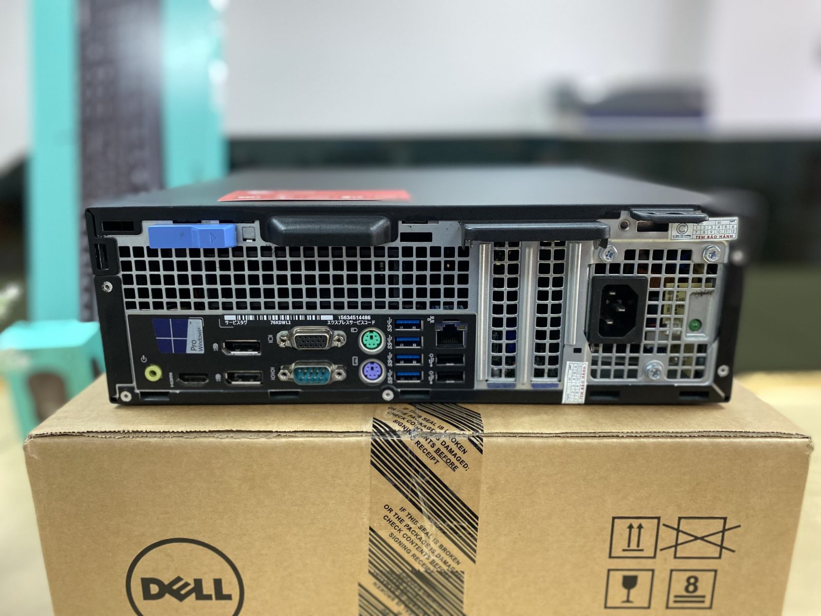 Dell Optiplex 3050 có phần vỏ được làm hoàn toàn bằng màu đen